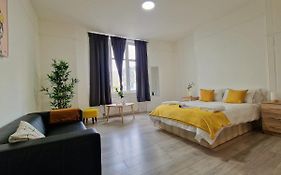 Spacious 4 Bedroom apartment in amazing location